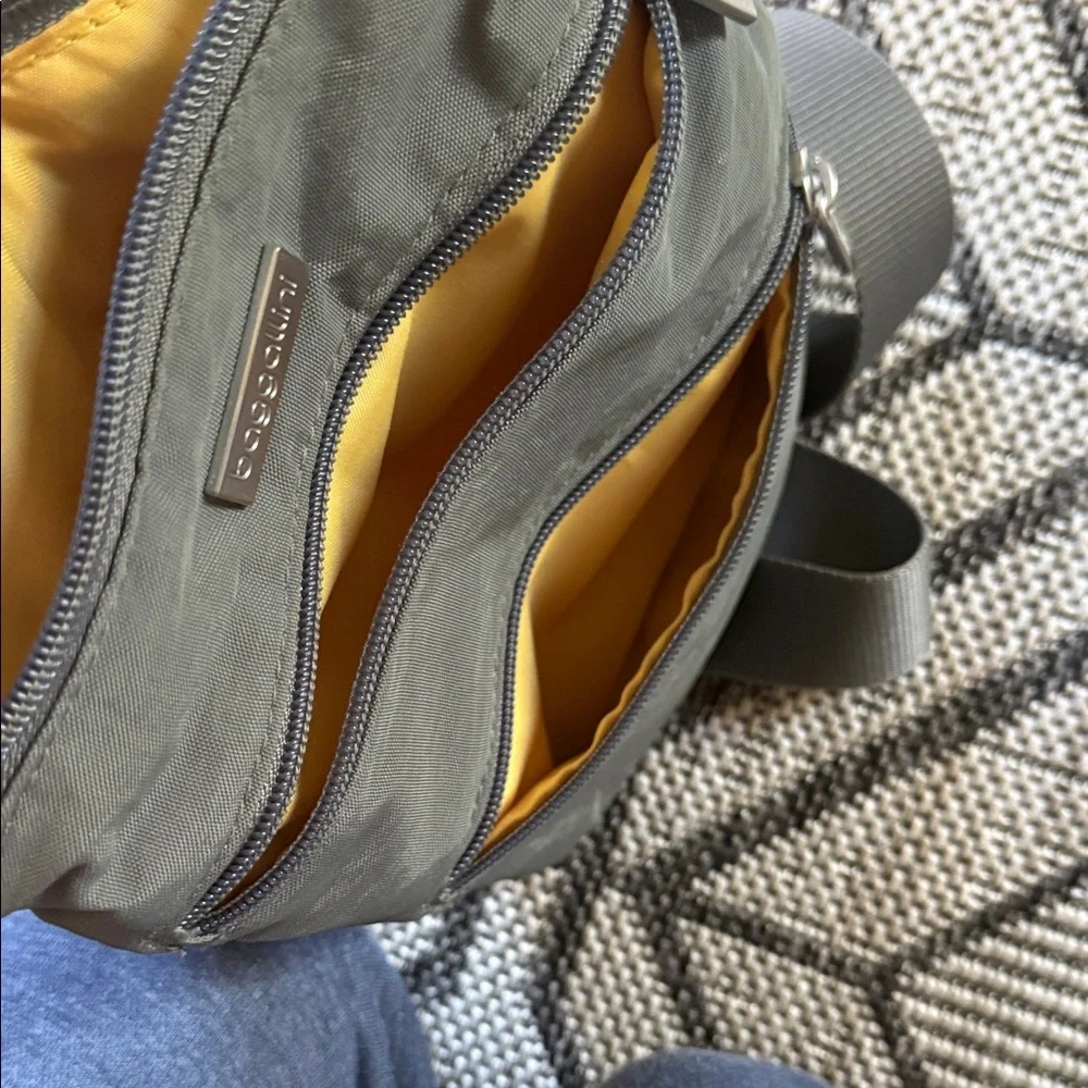 Baggallini Charcoal Gray Messenger‎ Bag 3 Deep Pockets Adjustable Strap